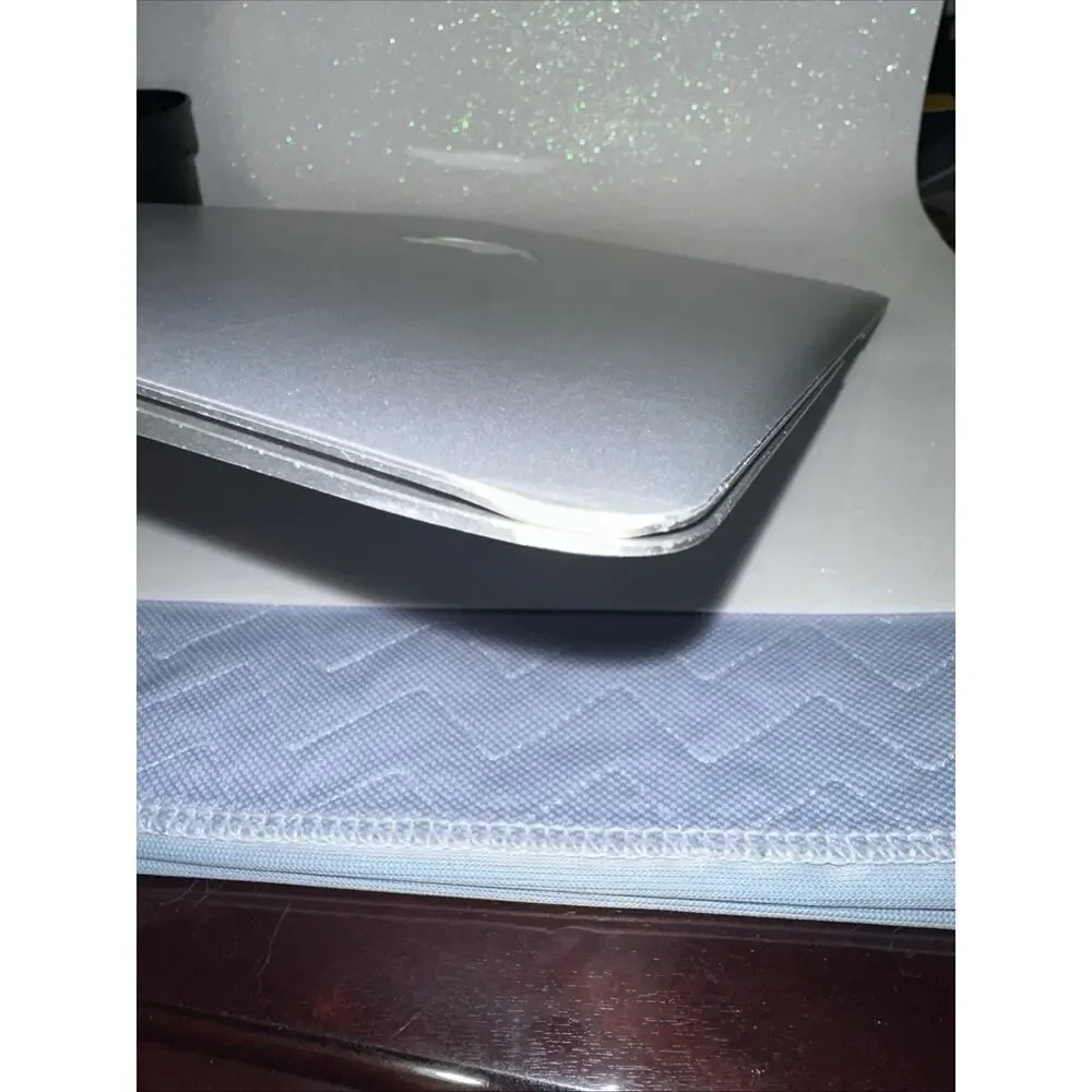 Apple MacBook Air - Core i5 13” (2015) 4GB 128GB Silver Intel HD Unlocked